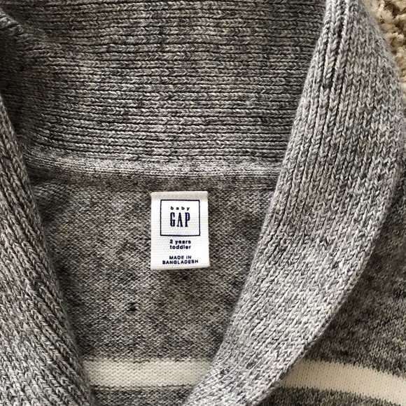Boys GAP sweater - Picture 2 of 2